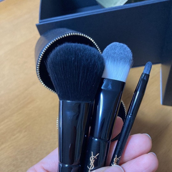 YSL Authentic Faux Leather Cylinder/Container W/Embossed Logo, 3 Makeup Brushes - Picture 4 of 4